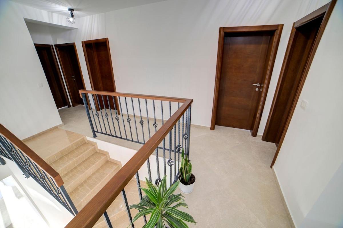 Villa Jelena With Private Pool - Lapcici Budva Bagian luar foto