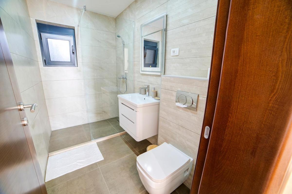 Villa Jelena With Private Pool - Lapcici Budva Bagian luar foto