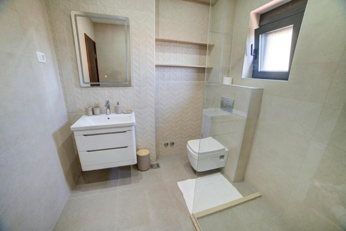 Villa Jelena With Private Pool - Lapcici Budva Bagian luar foto